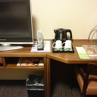 テーブルとテレビ