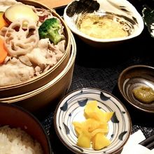 黒豚蒸しシャブ