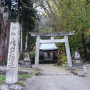 五箇山によく似合う神社でした