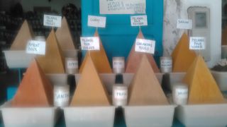 お店が沢山並んでます