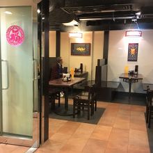 落ち着いた内装