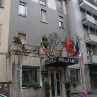 駅から徒歩５分ほど。