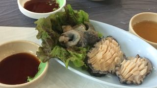 新鮮な魚や魚介類が食べられます