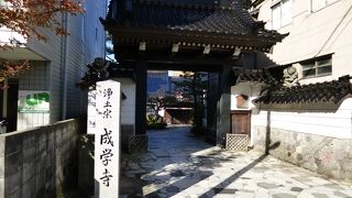 箱庭的な境内でした