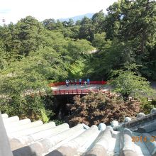 天守から見る下乗橋