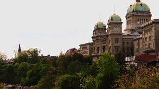 永田町とは集ってる人が全く対照的