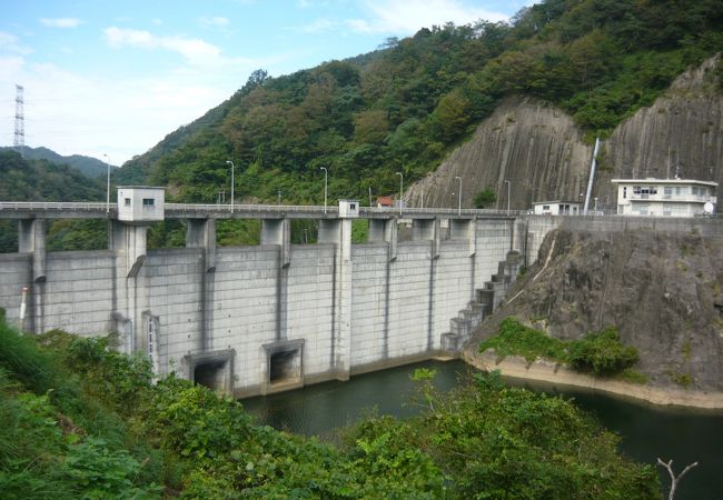 シンプルな構造のダム