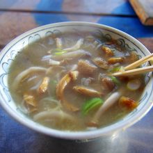 名物キノコ汁、うまいので毎回食べてます