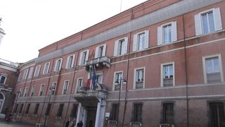 ポポロ広場の中心