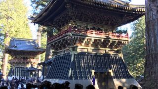 陽明門に入る手前に2か所あり