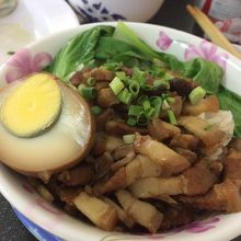 魯肉飯もどき30,000VND