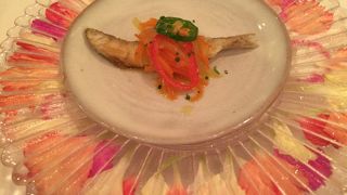 一皿一皿がアート作品のようです。