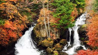 紅葉は美しいですが、車の渋滞が・・・