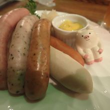 ソーセージ盛り合わせ