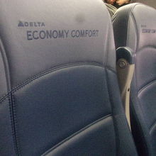 エコノミーコンフォート席シートの様子
