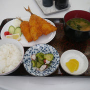 家浦港近くの食事どころ