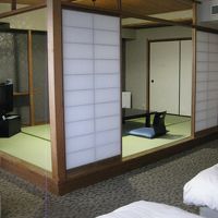 ツインベッドと和室でした。