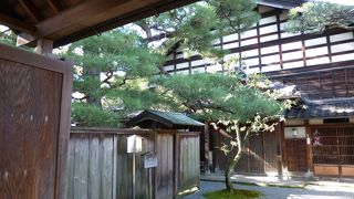 内部は創建時の間取りだそうです