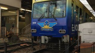 朝夕は学生で混雑します。