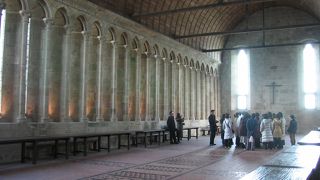 修行僧の食事の場