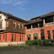 日本統治時代の建物と温泉関連展示
