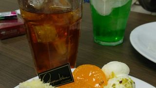 名駅地下の喫煙可能なカフェ