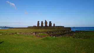 タハイにいるモアイ