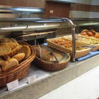 朝食ビュッフェ（パン）