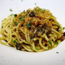 真鰯と香草パン粉のタップナードソース