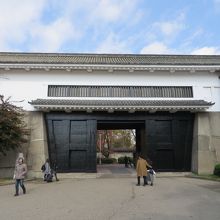 大手門を入ったところから見た多聞櫓