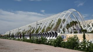 奇抜なデザインの建物好き向き