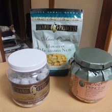 自宅で撮った写真ですが左から、人気№１のメレマックギフトジャ