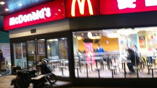 タクシー乗り場へ向かう途中