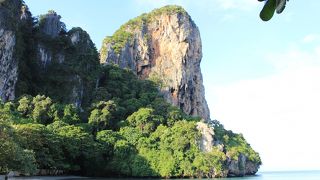 自然に囲まれた　奇岩の絶景！