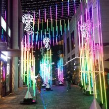 六本木ケヤキ坂よりこぢんまり