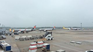 搭乗口まで遠いのにご注意！