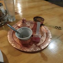ボスニアンコーヒー付属のロクムには爪楊枝が刺さって供された