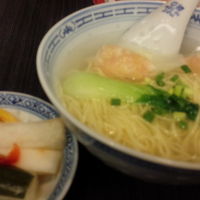 香港麺 新記 デックス東京ビーチ