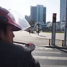 昆山駅から昆山南駅まではバイクタクシーで。