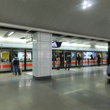 車両はもちろん駅構内もとてもキレイ