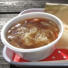 「すいとん」(310円)は冷えたからだが温まります