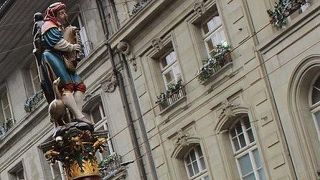 ベルン旧市街はクルマがあまり走り回ってないので