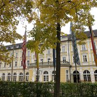 目の前が公園。