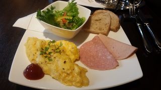 ダルマイヤーでモーニング