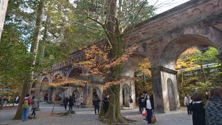 味わいのある煉瓦造りのアーチ