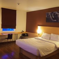 イビスとしては、かなり広い客室。