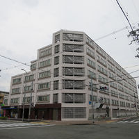 一階がコンビニです