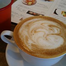 ラテアートとかは無いですよ