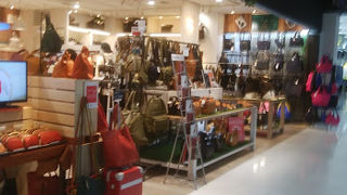 おしゃれなカバンやさん