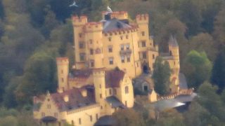 城を上から眺める場所は二カ所あります。
